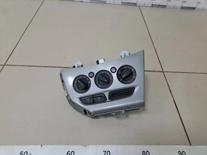 Блок управления отопителем Ford Focus 3 2011>