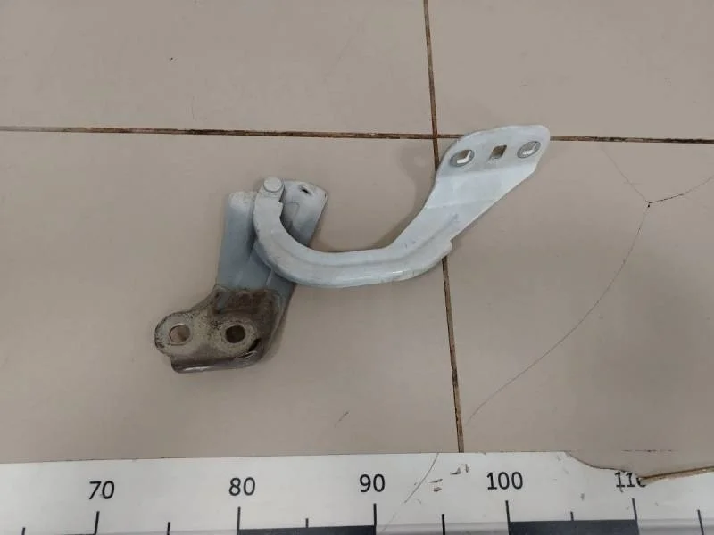 Петля капота левая Ford Focus 3 2011>