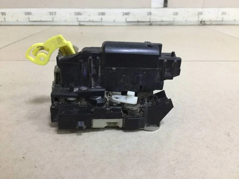 Замок двери задней правой Renault Duster 2012>