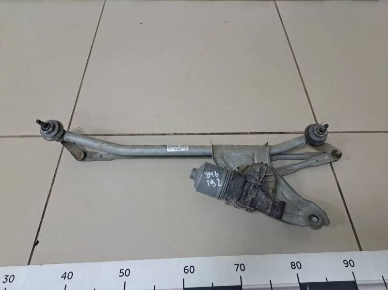 Трапеция стеклоочистителей Lada Largus 2012>