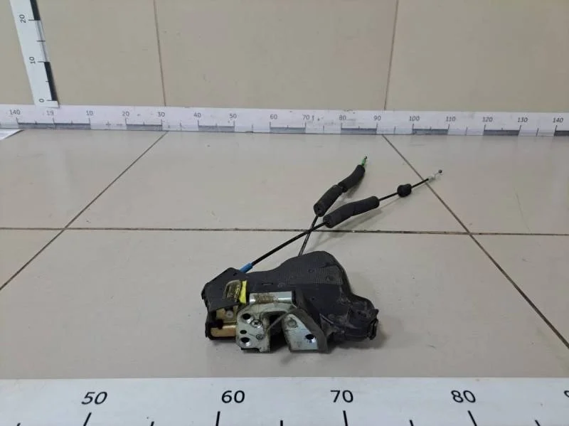 Замок двери передней левой Toyota Camry (XV30) 2001-2006