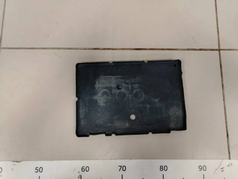 Крепление АКБ (корпус / подставка) Toyota Camry (XV30) 2001-2006