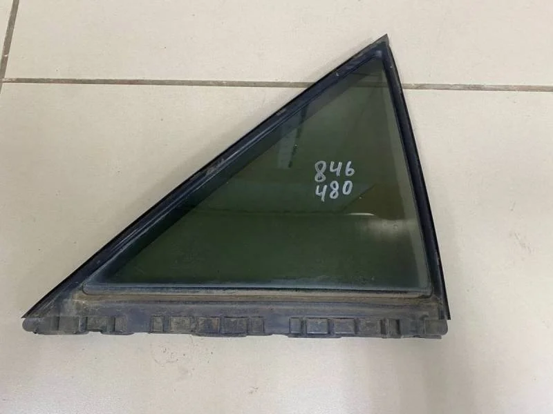 Стекло двери задней правой (форточка) Toyota Camry (XV30) 2001-2006