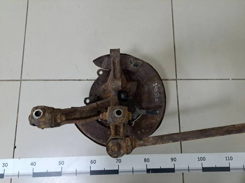 Кулак поворотный задний левый Toyota Camry (XV30) 2001-2006