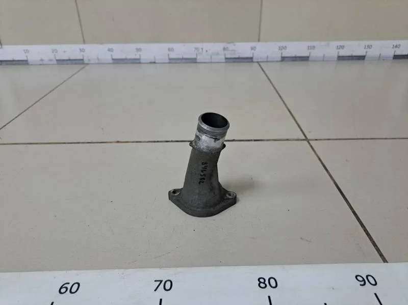 Крышка термостата Toyota Camry (XV30) 2001-2006