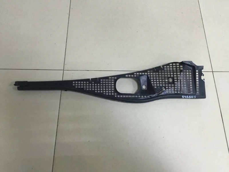 Решетка стеклооч. (планка под лобовое стекло, жабо) Renault Duster 2012>