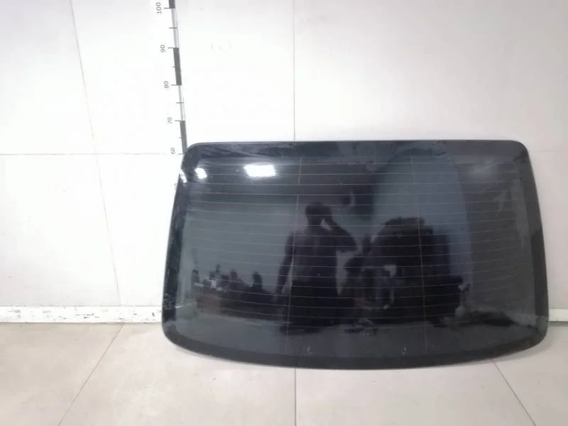 Стекло заднее Chevrolet Aveo T250 2005-2011