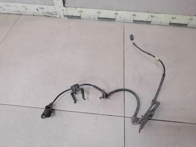 Датчик ABS передний Toyota Camry (V40) 2006-2011