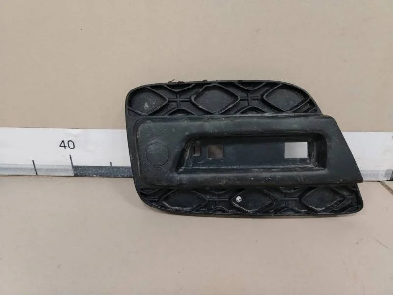 Накладка заднего бампера правая Renault Sandero 2014>