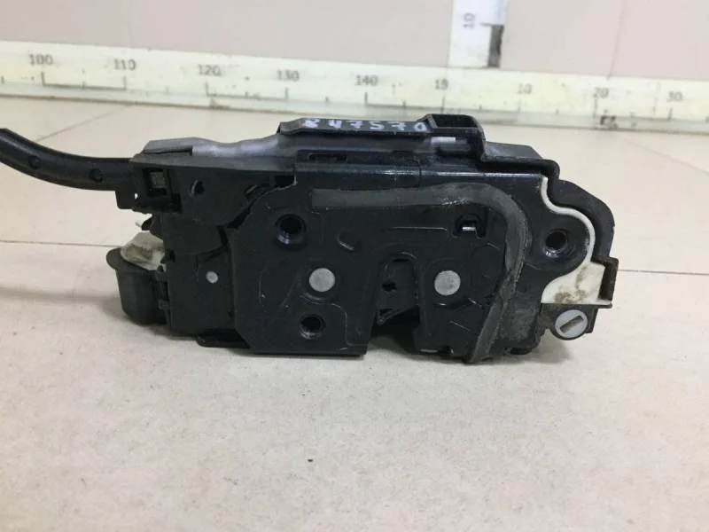 Замок двери задней левой Volkswagen Jetta (5K) 2011>