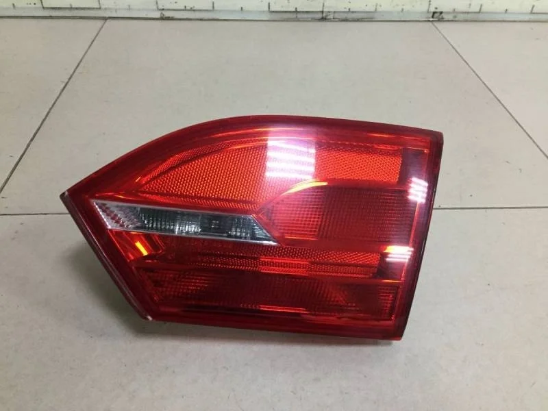Фонарь задний внутренний правый Volkswagen Jetta (5K) 2011>
