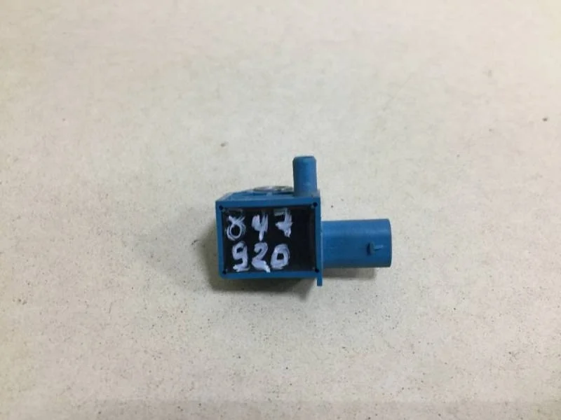 Датчик AIR BAG Volkswagen Jetta (5K) 2011>