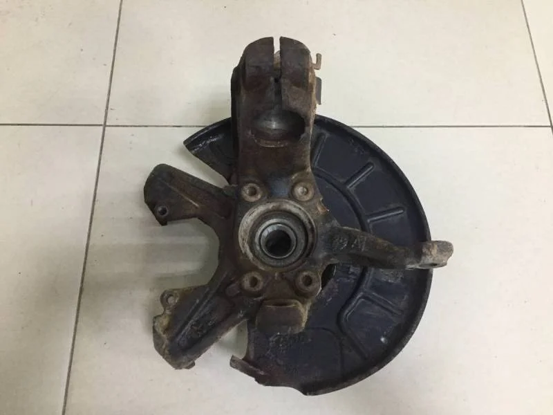 Кулак поворотный передний правый Volkswagen Jetta (5K) 2011>