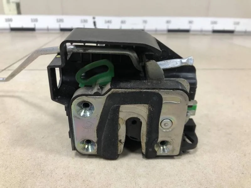 Замок двери передней правой Hyundai Solaris 2010-2017