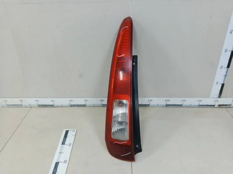 Фонарь задний левый Ford Fusion (JU) 2002-2012