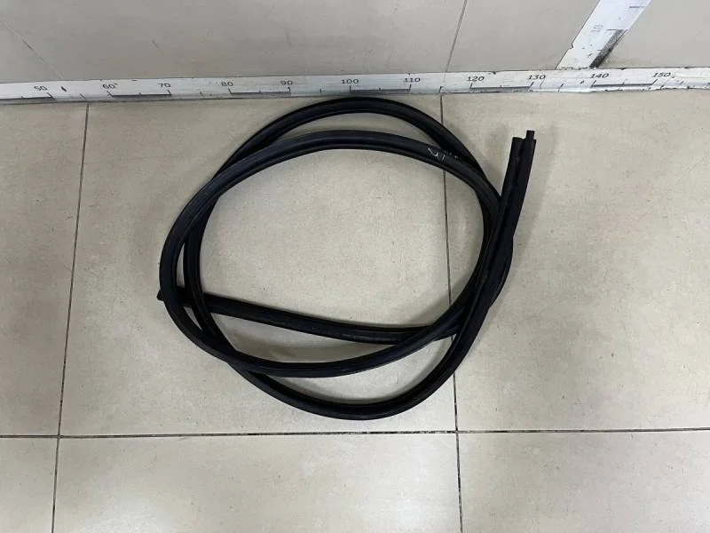 Уплотнитель багажника Ford Fusion (JU) 2002-2012