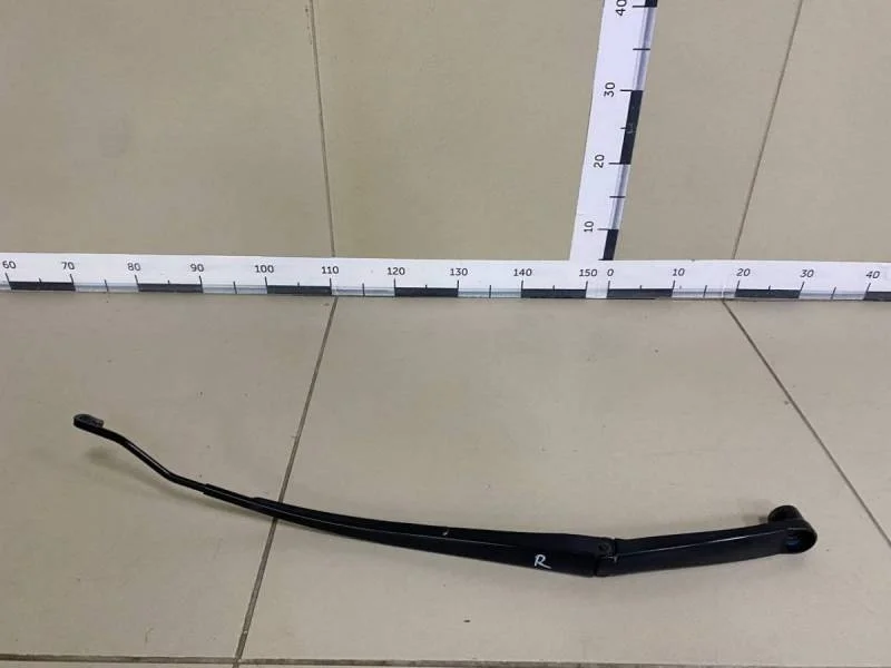 Поводок стеклоочистителя передний правый Hyundai Solaris 2017>