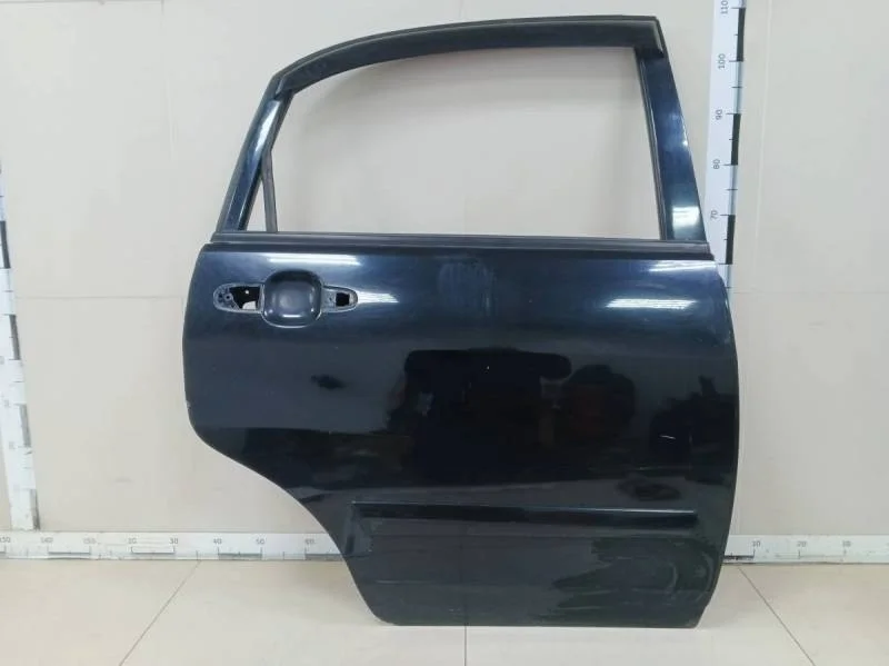 Дверь задняя правая Suzuki Liana 2001-2007