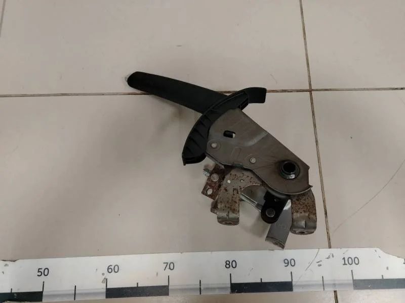 Рычаг стояночного тормоза Kia Ceed (ED) 2007-2012