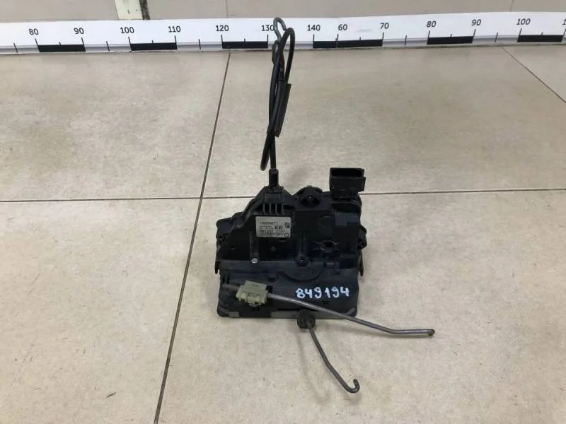 Замок двери передней левой Opel Corsa (D) 2006-2015