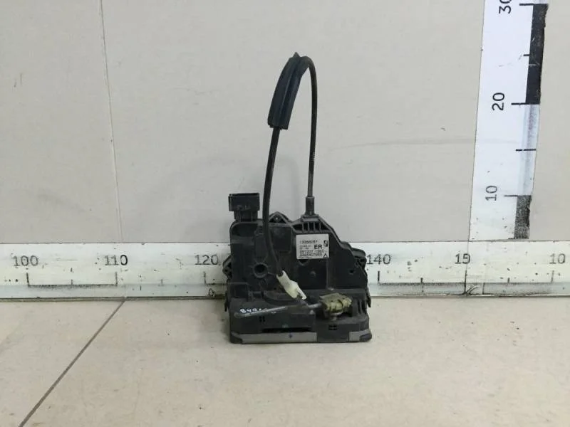 Замок двери задней правой Opel Corsa (D) 2006-2015