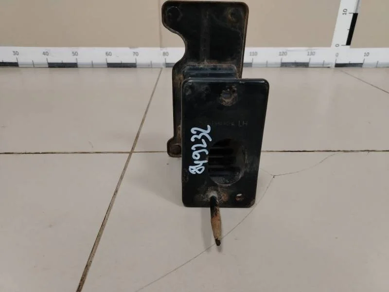 Кронштейн усилителя заднего бампера Kia Ceed (ED) 2007-2012