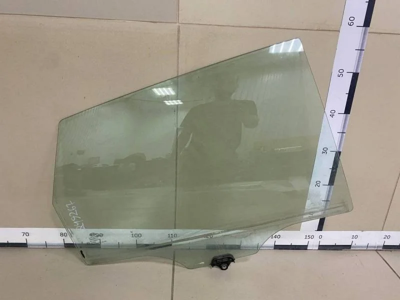 Стекло двери задней правой Kia Ceed (ED) 2007-2012