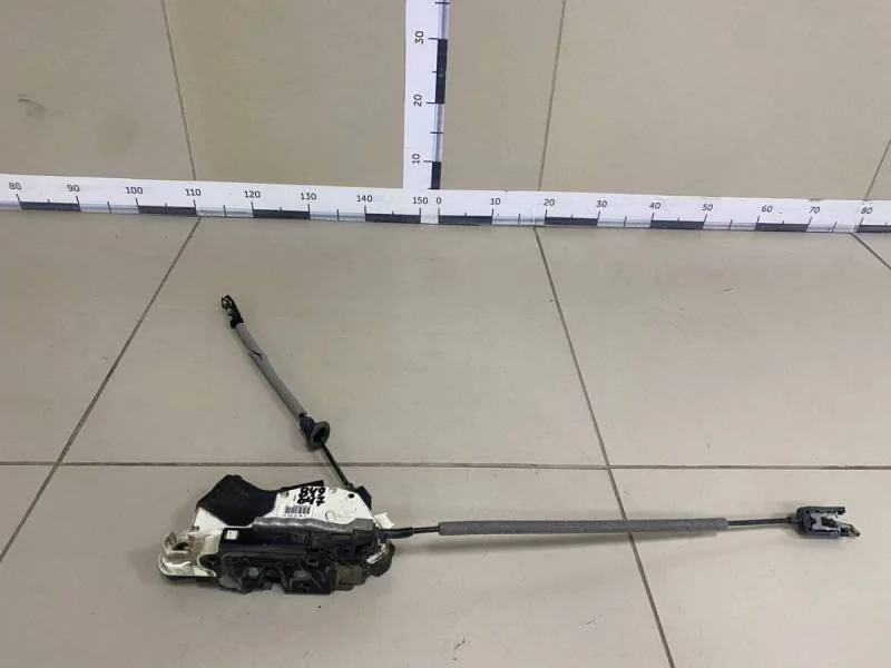 Замок двери передней правой Volkswagen Polo (Sed RUS) 2011>