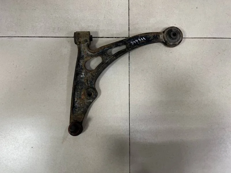 Рычаг передний левый Suzuki Liana 2001-2007