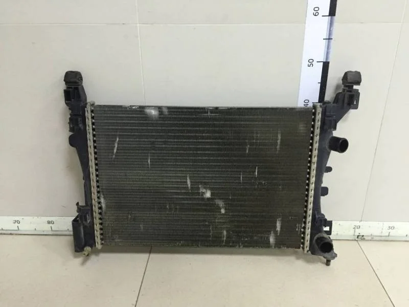 Радиатор охлаждения двигателя Opel Corsa (D) 2006-2015