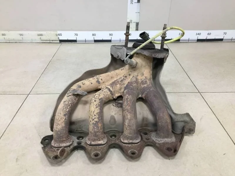 Коллектор выпускной Lada Largus 2012>