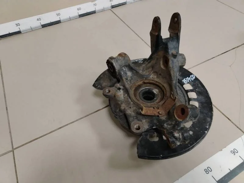 Кулак поворотный задний левый Porsche Cayenne 2003-2010