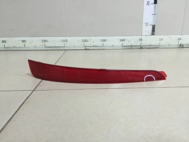 Отражатель в бампер задний левый Skoda Octavia (A7) 2013>