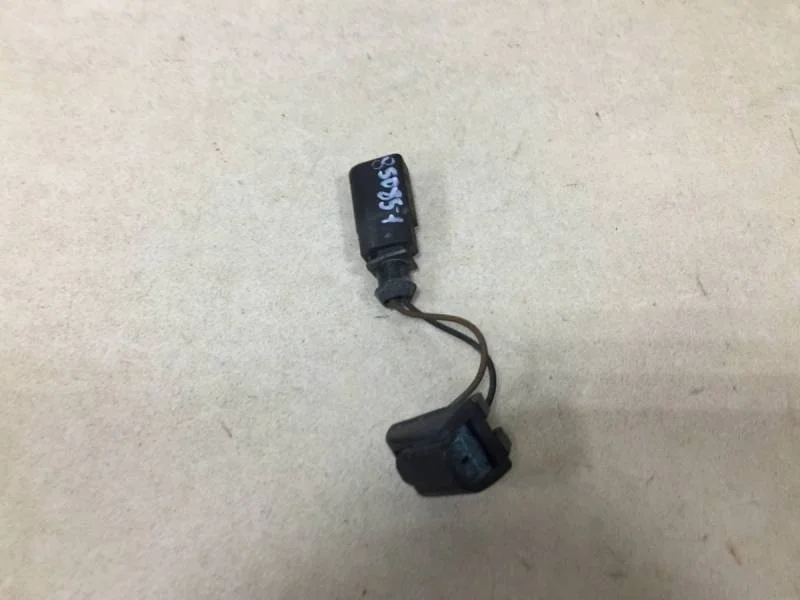 Форсунка омывателя лобового стекла Skoda Octavia (A7) 2013>