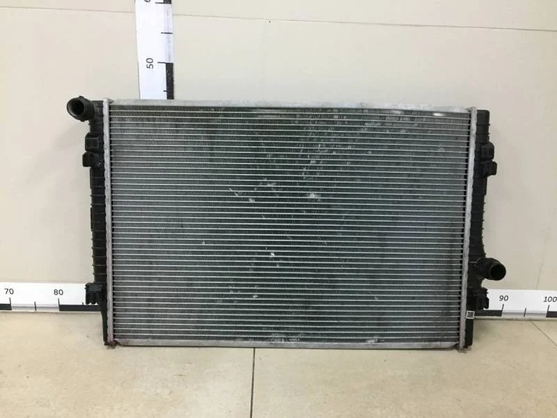 Радиатор охлаждения двигателя Skoda Octavia (A7) 2013>