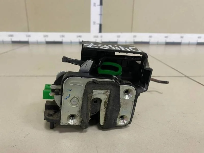 Замок двери задней левой Hyundai Solaris 2010-2017