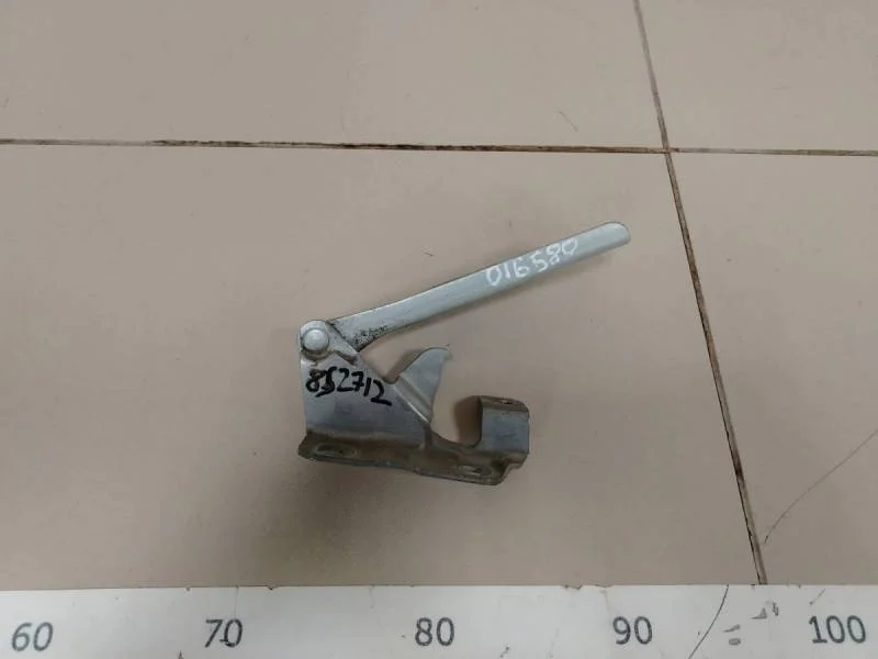 Петля капота правая Nissan Almera Classic (B10) 2006-2013