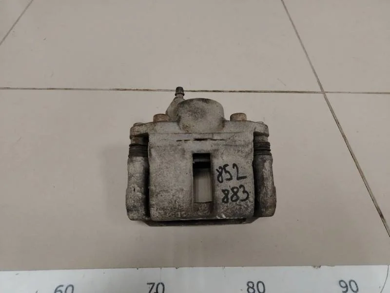 Суппорт передний правый Lada Largus 2012>