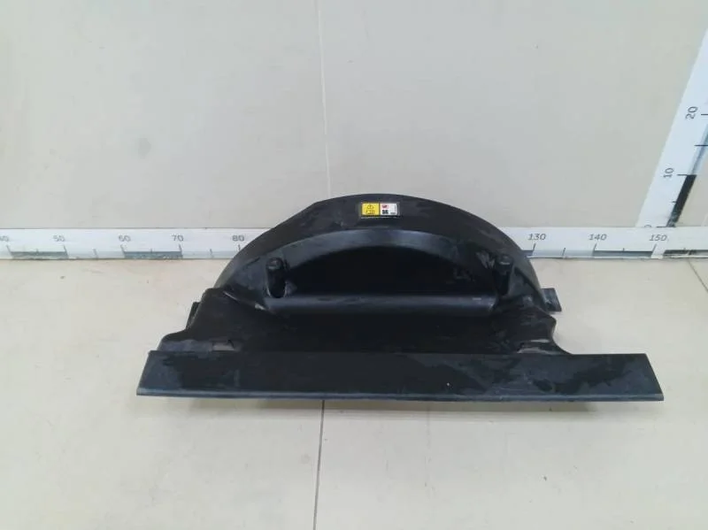 Диффузор вентилятора Land Rover Discovery 3 2004-2009