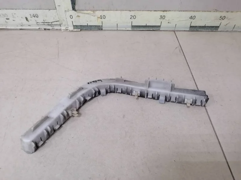 Направляющая заднего бампера левая Kia Cerato (TD) 2009-2013