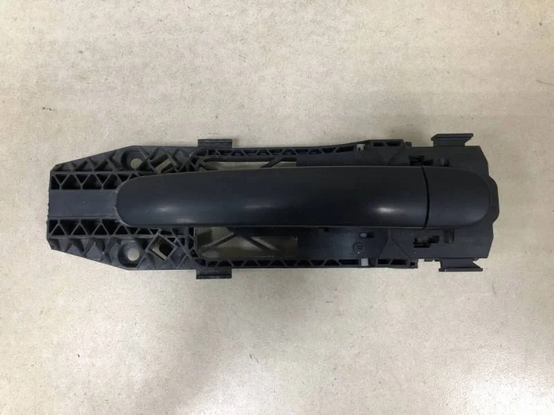 Ручка двери наружная правая Skoda Rapid 2012-2020