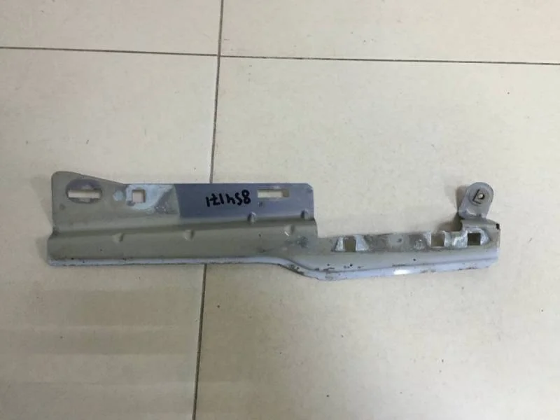 Кронштейн крепления крыла Citroen C4 2005-2011