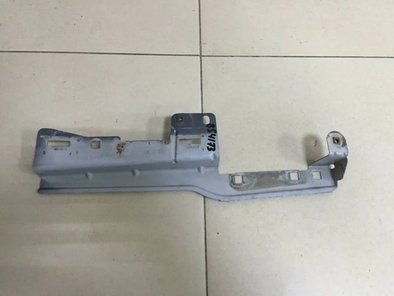Кронштейн крепления крыла Citroen C4 2005-2011