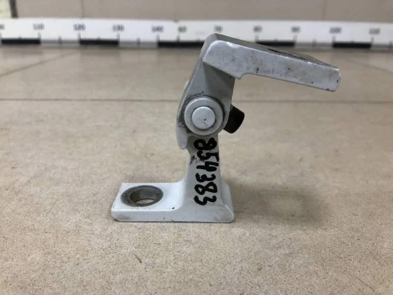 Петля двери Skoda Rapid 2012-2020