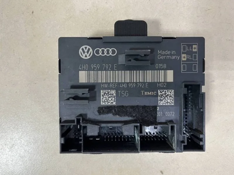 Блок комфорта Audi A8 (D4) 2010-2017