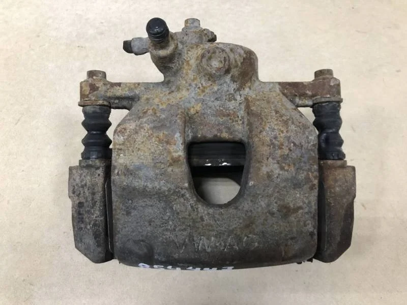 Суппорт передний правый Skoda Rapid 2012-2020