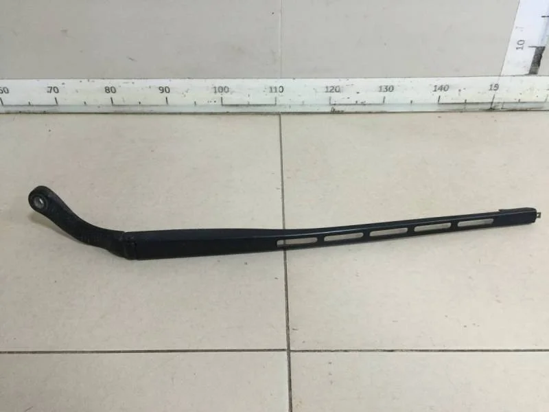 Поводок стеклоочистителя передний правый Citroen C4 2005-2011