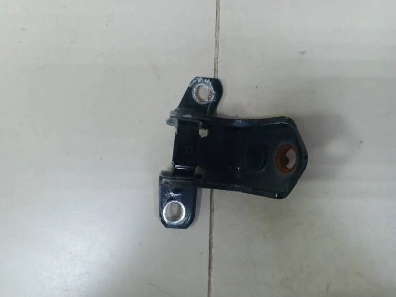 Петля двери задней правой верхняя Mazda CX-7 (ER) 2006-2012