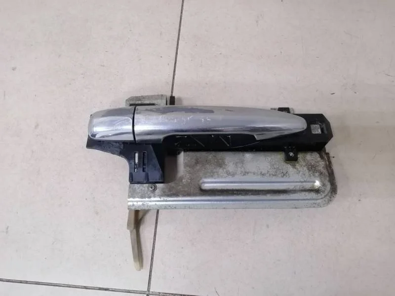 Ручка двери задней наружная правая Subaru Tribeca (B9) 2005-2014