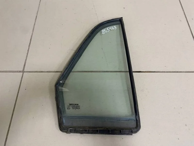 Стекло двери задней правой (форточка) Nissan Tiida (C11) 2007-2014